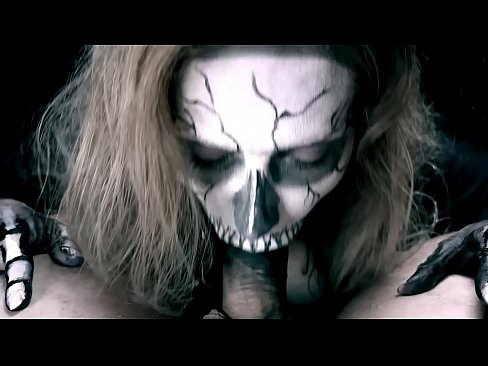❤️ Demon girl zuigt pik met haar zwarte mond en slikt sperma. Super sex at nl.hentaisaturn.ru ❤